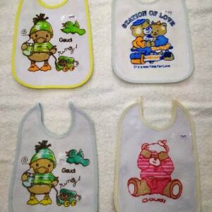 Gaudi Articulo 002 - Babero de toalla con plastico para bebe -