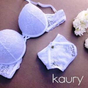 Kaury art 4860 - Conjunto de microfibra y puntilla, con corpiño taza soft con push up y cola less -