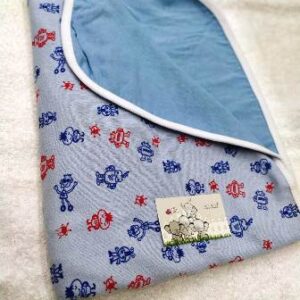 Gaudi Articulo 240 - Manta recibidora de algodon rebersible lisa y estampada -